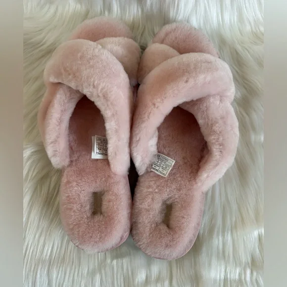 NWOB Ugg Fuzzette Beverly Slippers - Picture 2 of 5